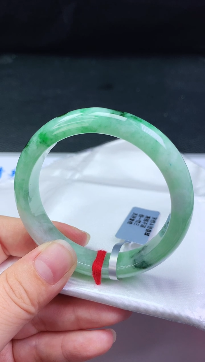 【闪购商品】翡翠手镯未镶嵌53正圈