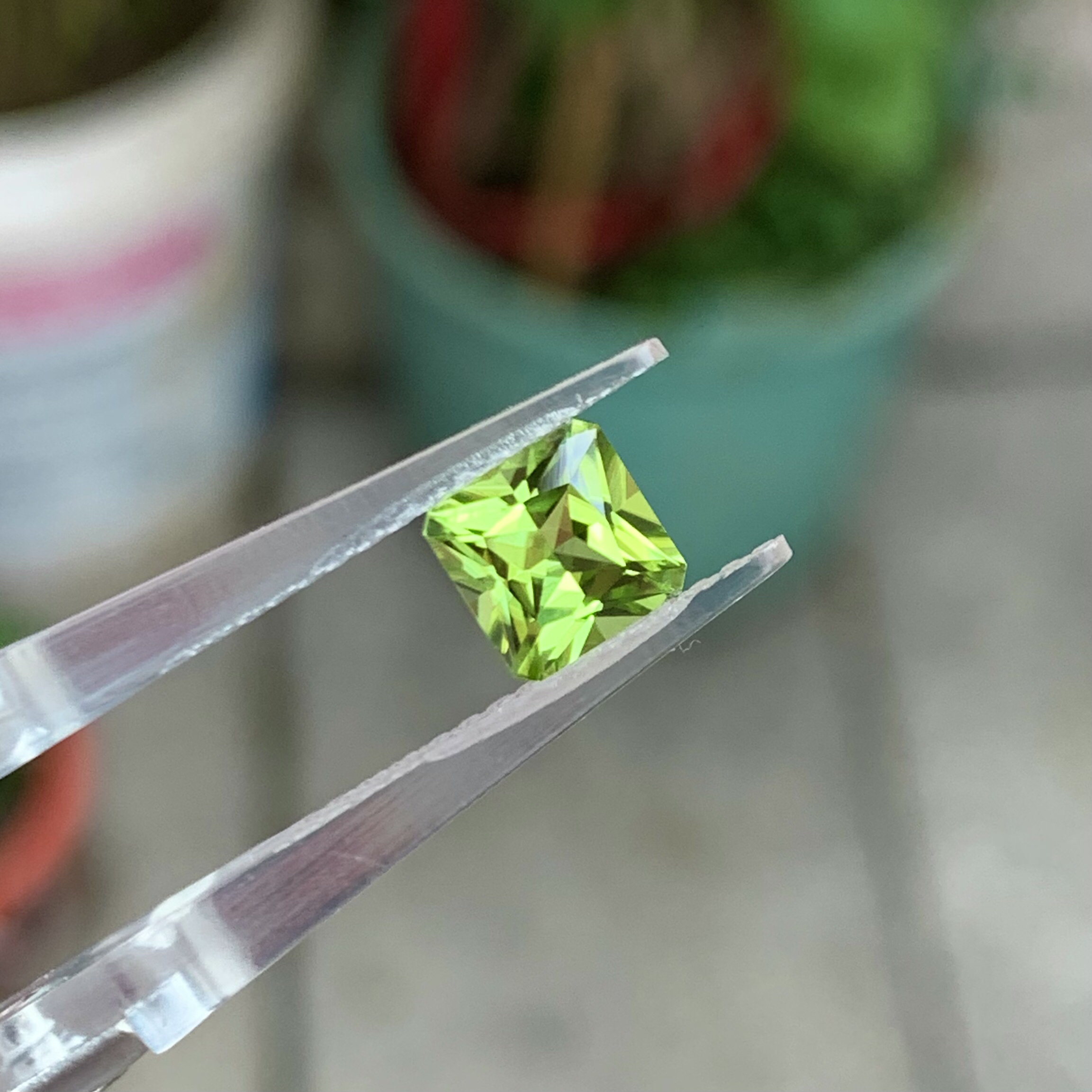 新货雷迪恩切工天然橄榄石裸石正方形绿色宝石晶体明亮干净可定制