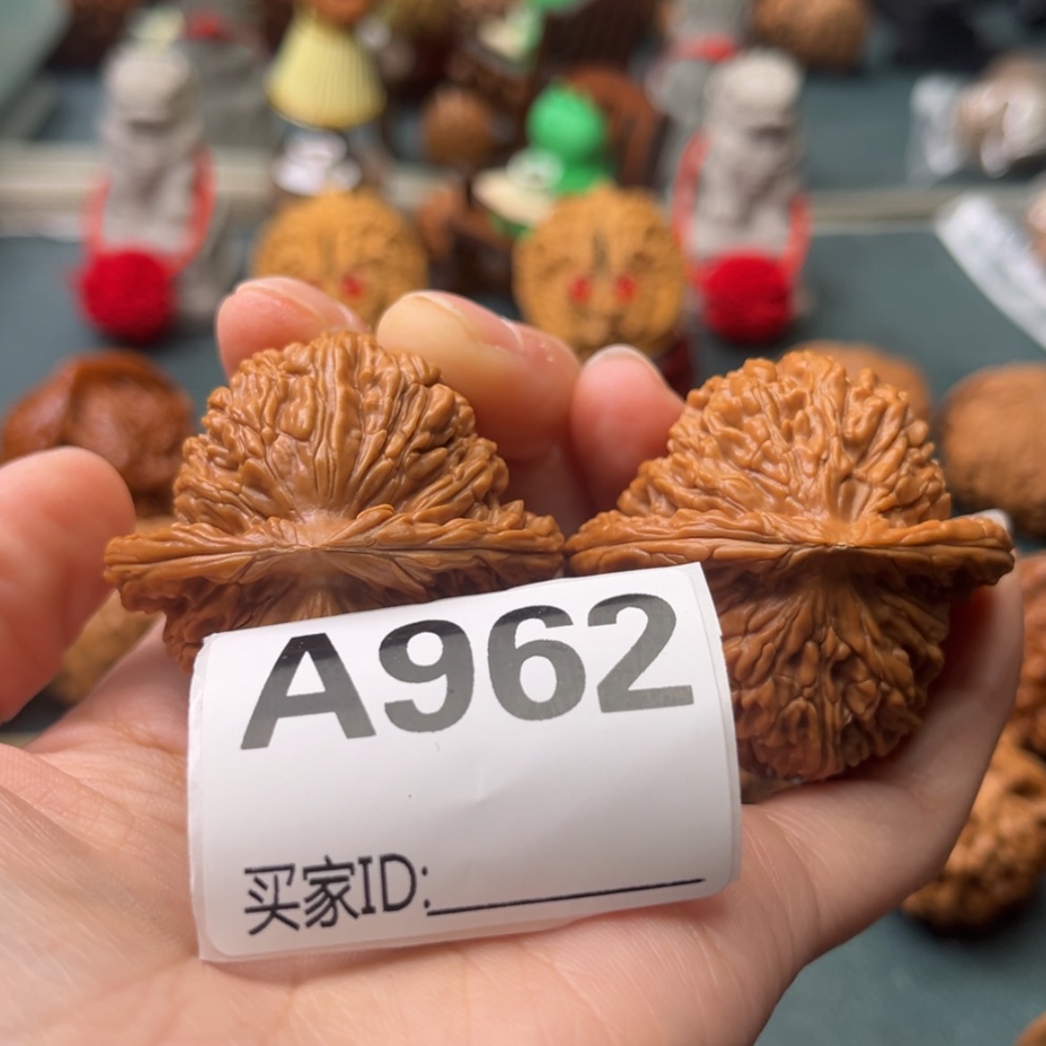 【闪购商品】文玩核桃把件游**白
