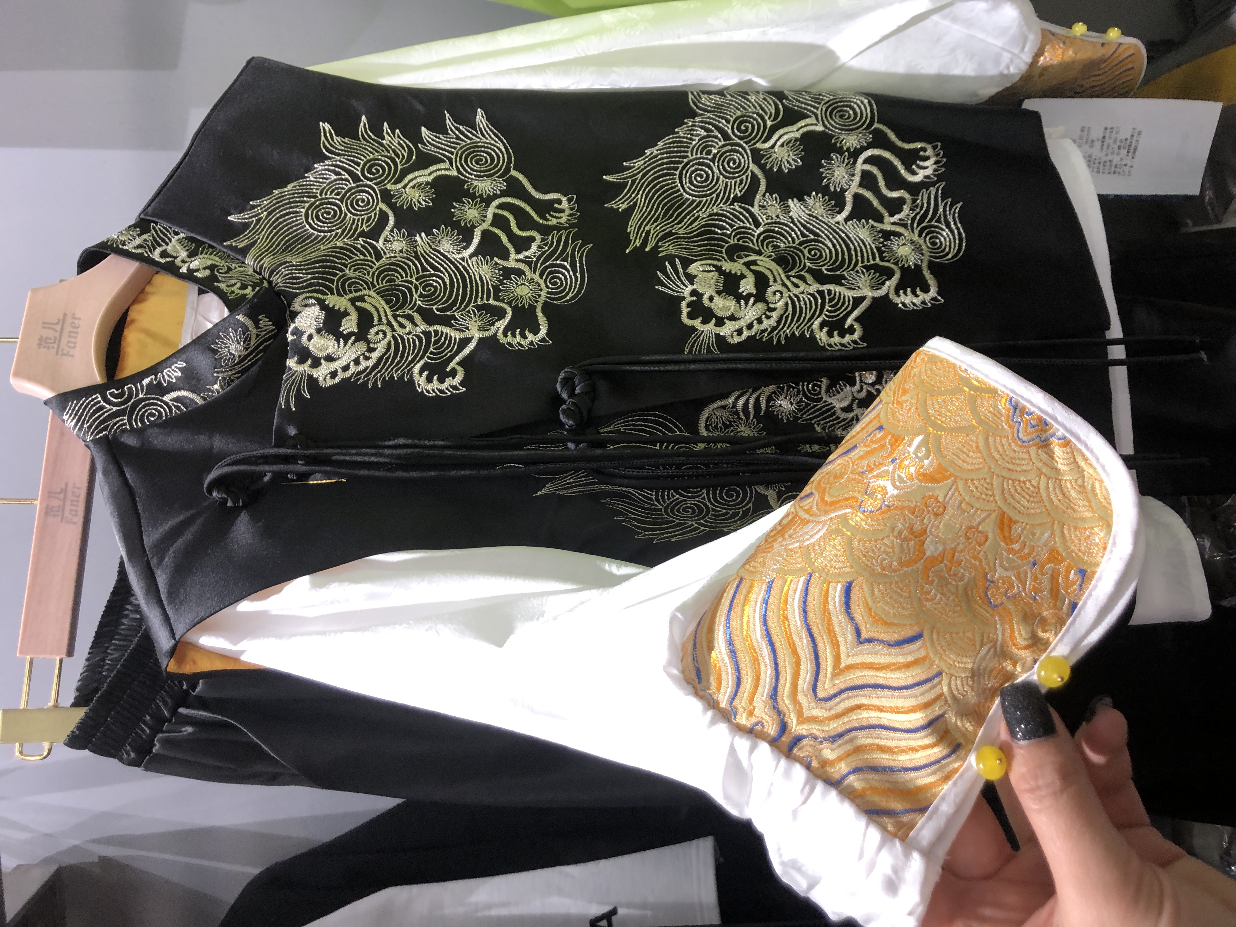 2023新款衣服，断码断色，实体店孤品，款式以直播间为准