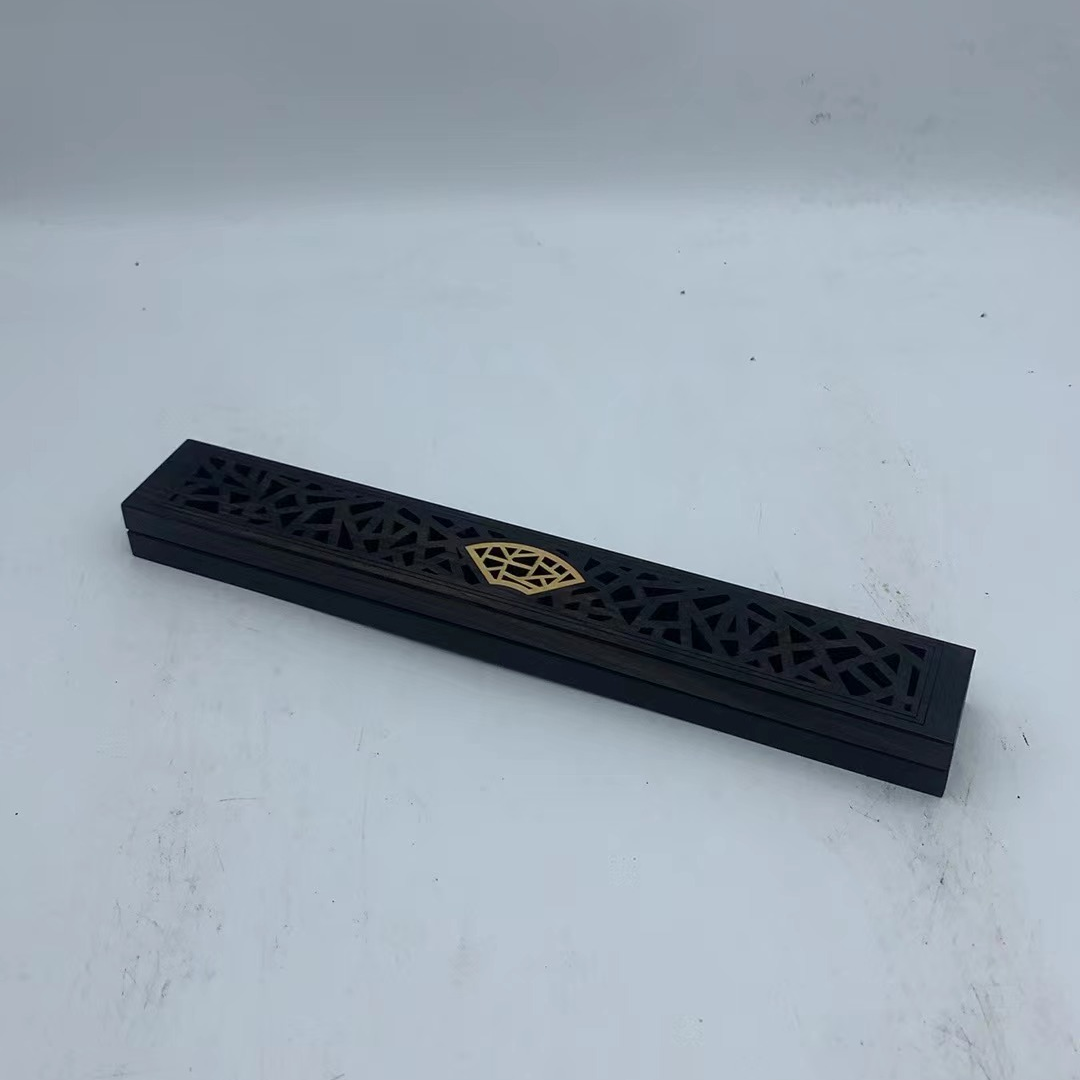 020 紫光檀嵌黄杨扇形整木线香盒