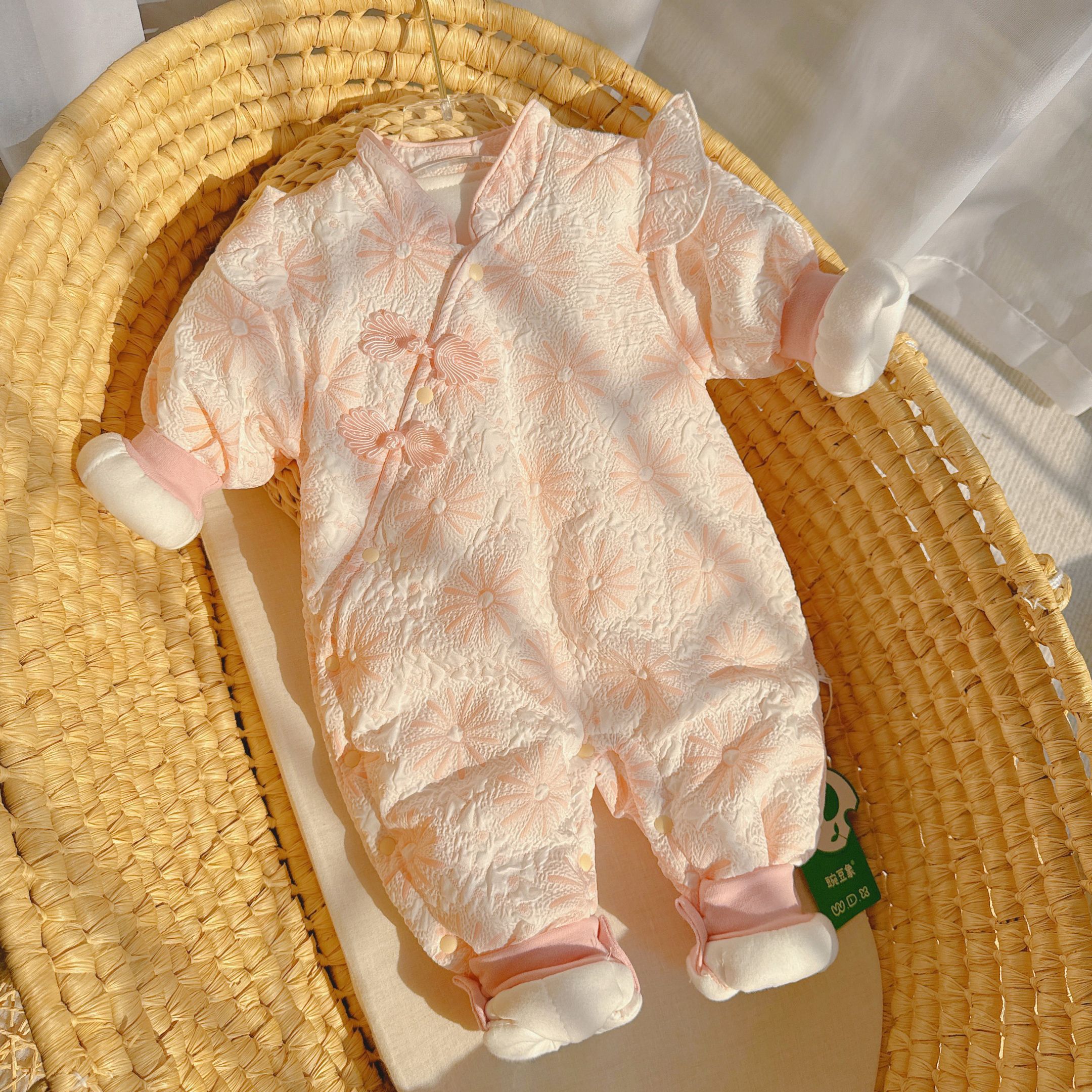 秋冬季婴儿连体衣中式盘扣夹棉保暖哈衣初生国风宝宝加厚爬服儿童