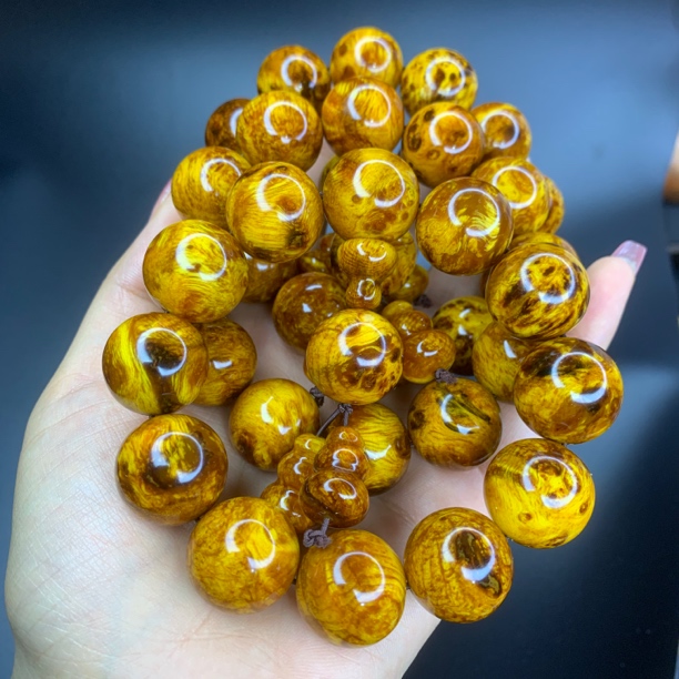 天然红松琥珀木手串留疤满花满油2.0规格文玩收藏