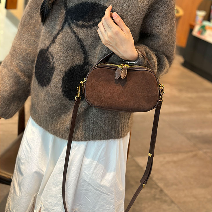 今年百搭款保龄球包牛皮包手拎单肩斜挎包休闲百搭反绒皮复古女包
