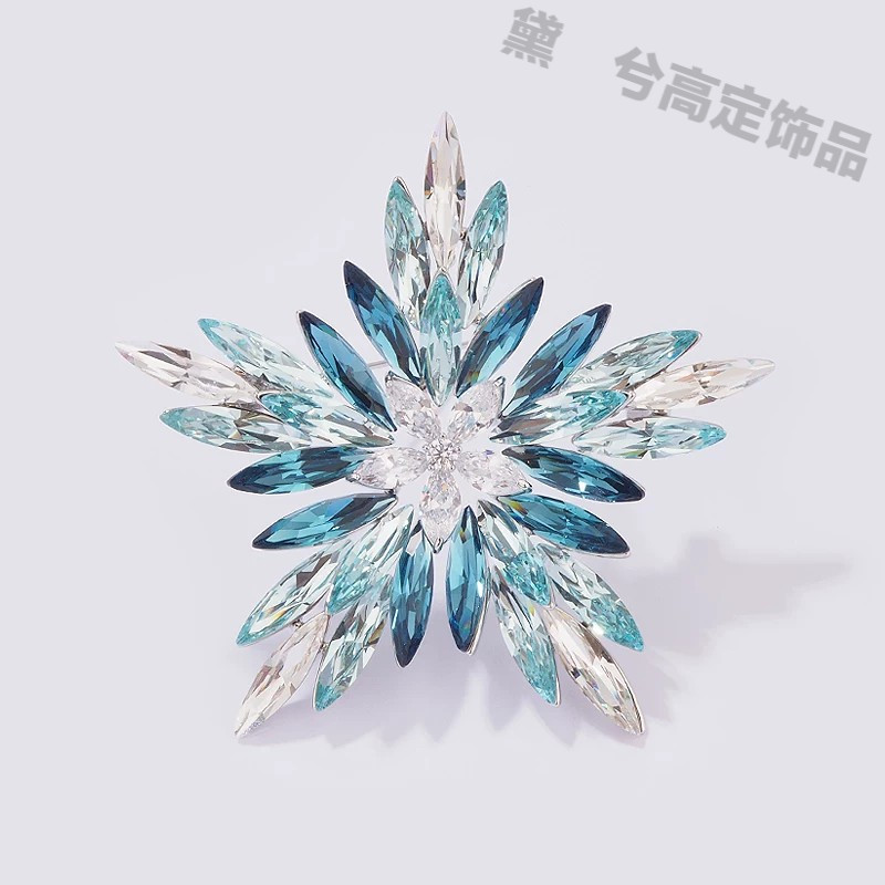铜合金仿水晶胸针 高档施华洛五角星轻奢高档胸针连衣裙西装配饰