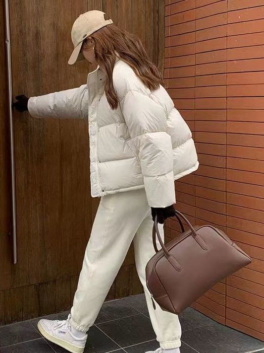 黑色洋气减龄羽绒服女短款面包服鹅绒羽绒服外套女秋冬