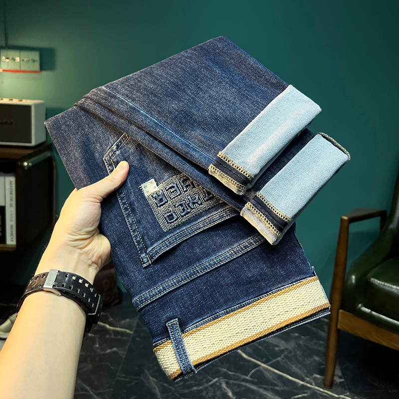 2025秋季潮流牛仔裤子男雾霾蓝刺绣小直筒弹力休闲韩版柔软长裤子