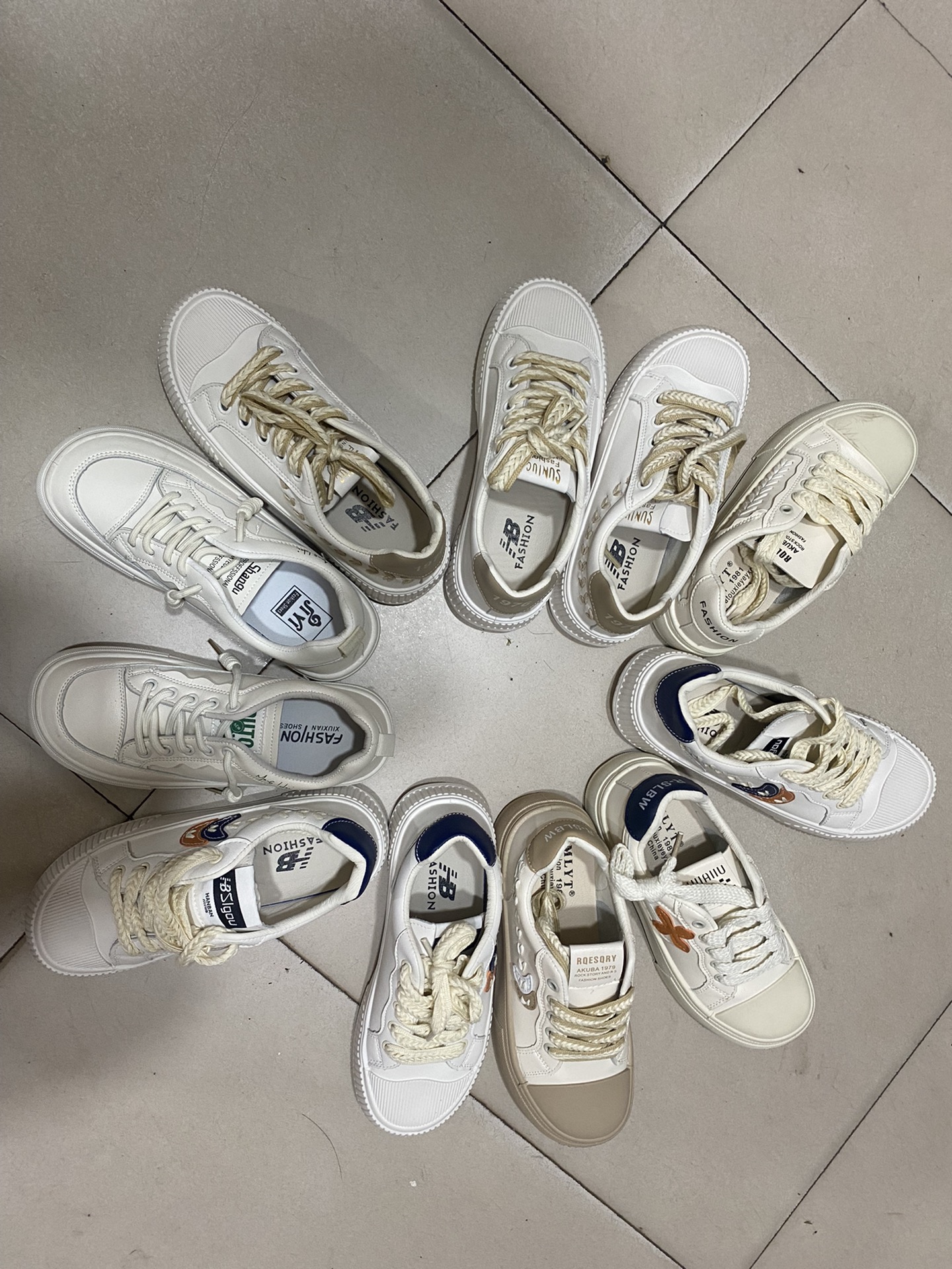 女款时尚百搭流行小白鞋