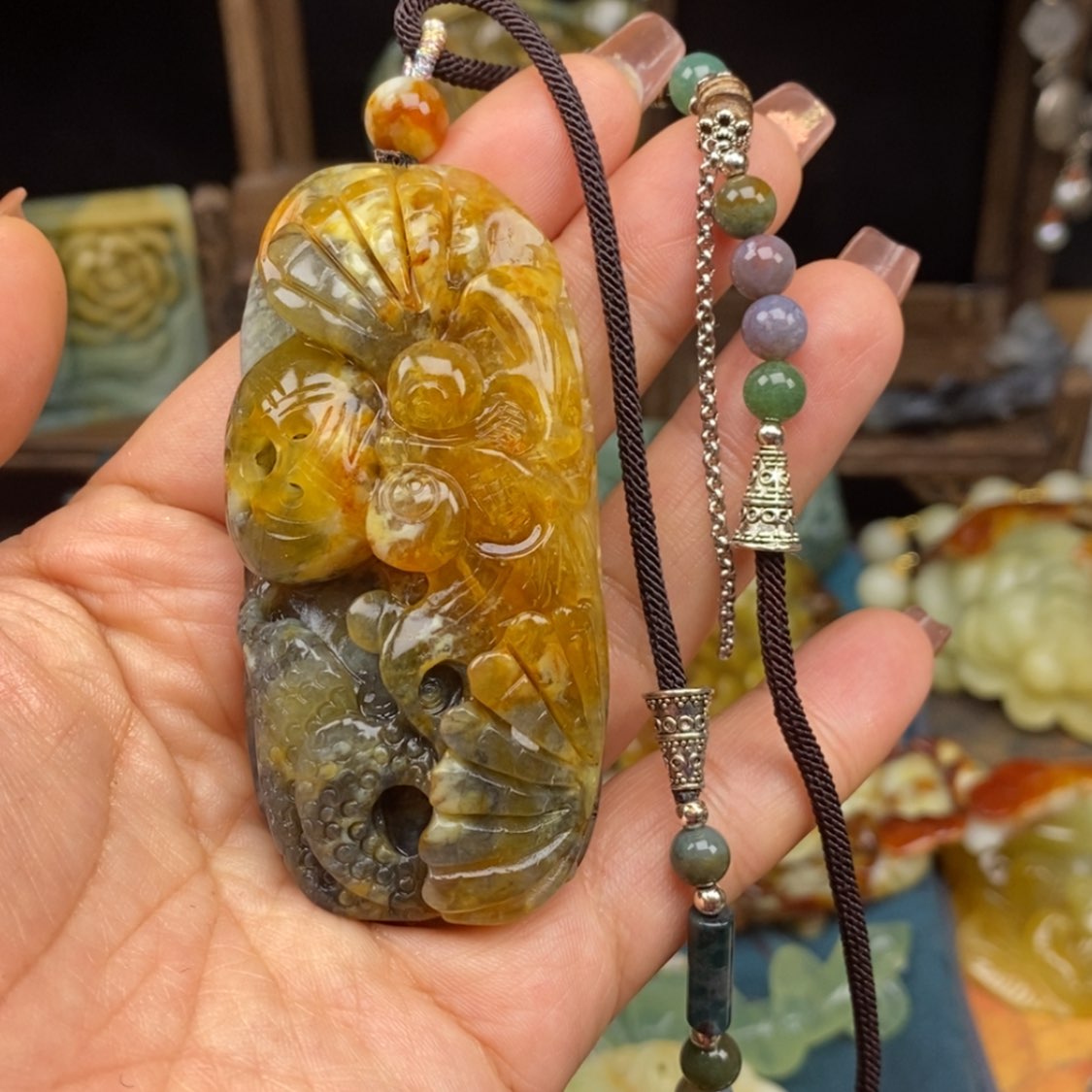 【闪购商品】蛇纹石玉颈饰未镶嵌