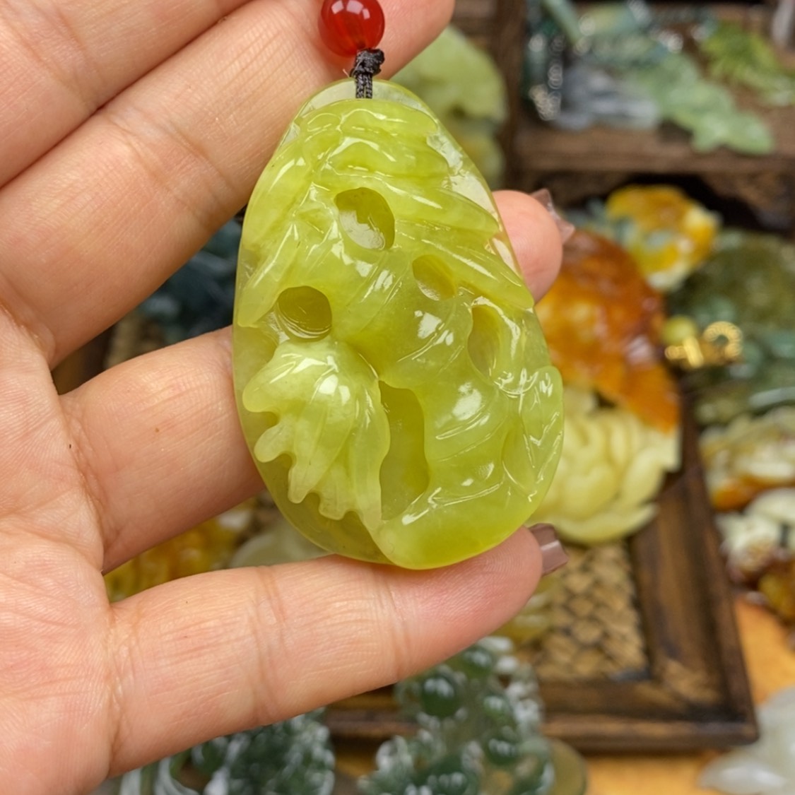 【闪购商品】蛇纹石玉颈饰未镶嵌