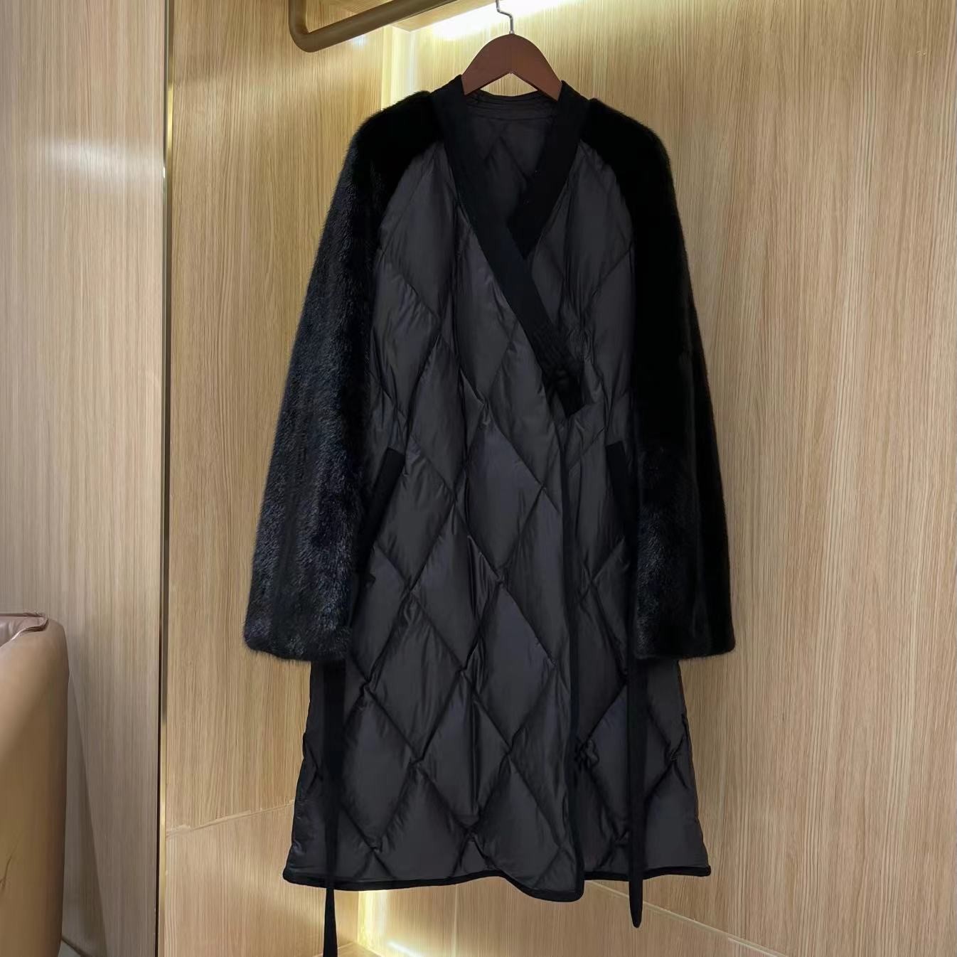 【晨老板】~ CEILINA 时尚菱格百搭复古气质收腰鹅绒服79666032