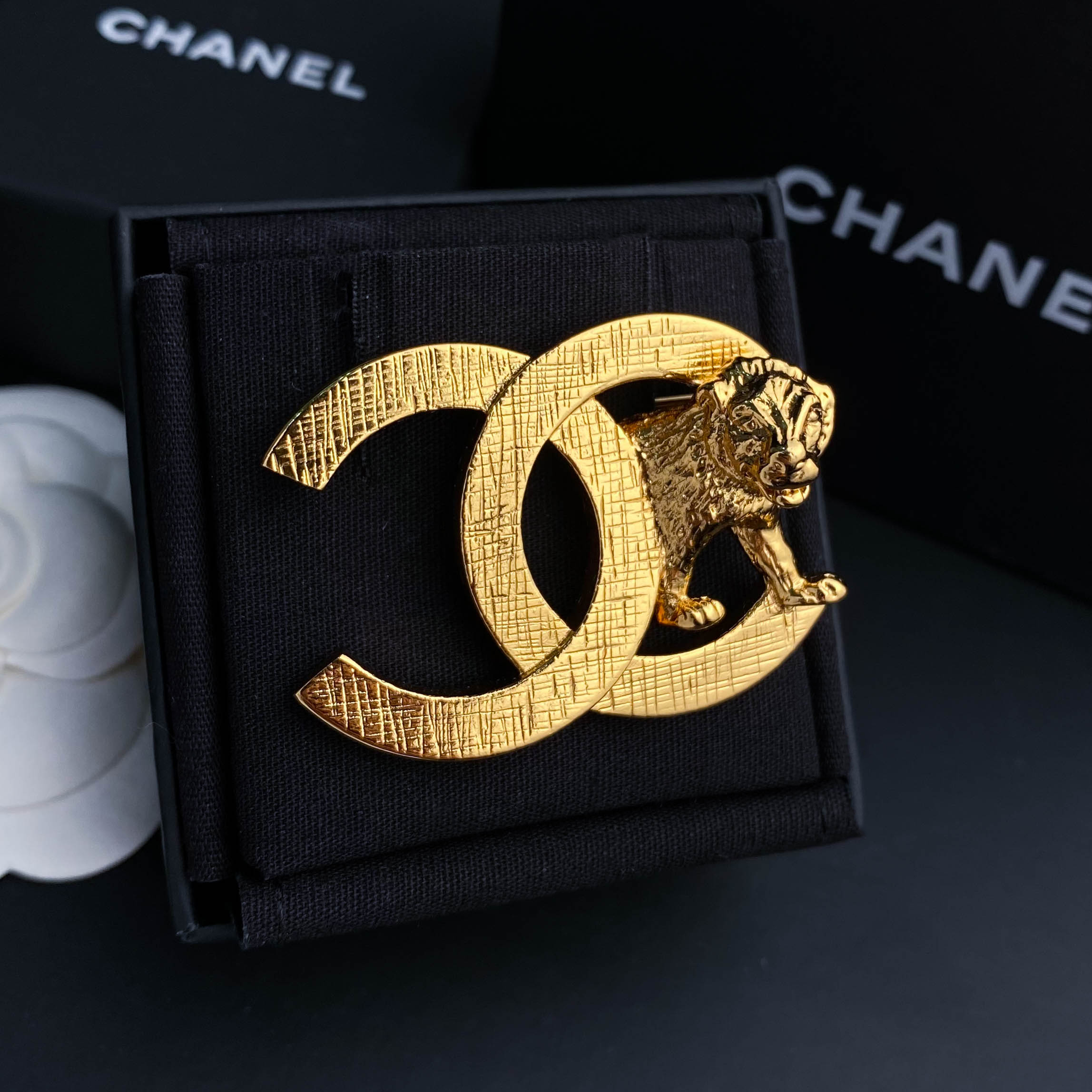 全新未使用 Chanel/香奈儿 经典双C 金色logo狮子 胸针 S4912