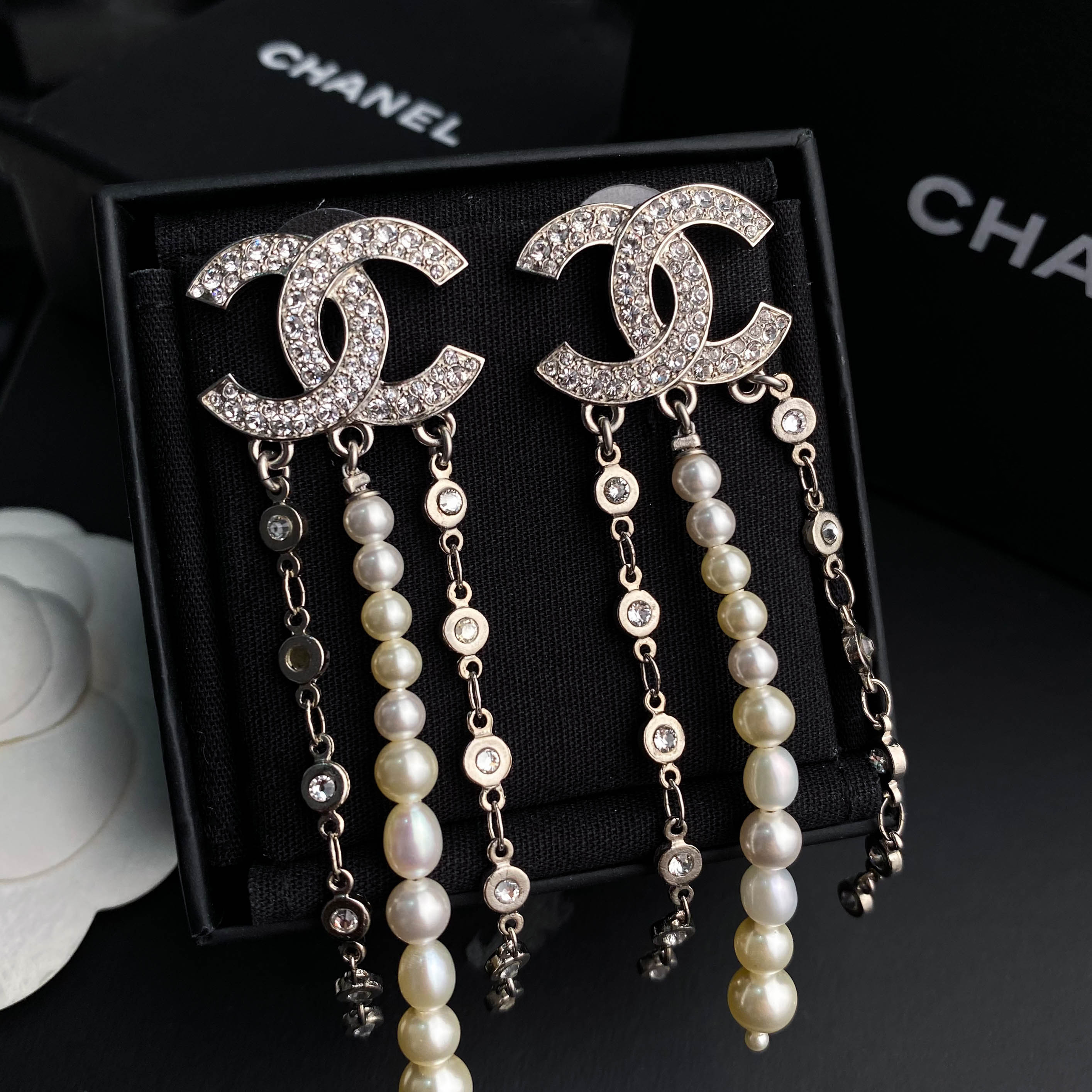 全新未使用 Chanel/香奈儿 经典双C 珍珠流苏镶钻耳环 S4137