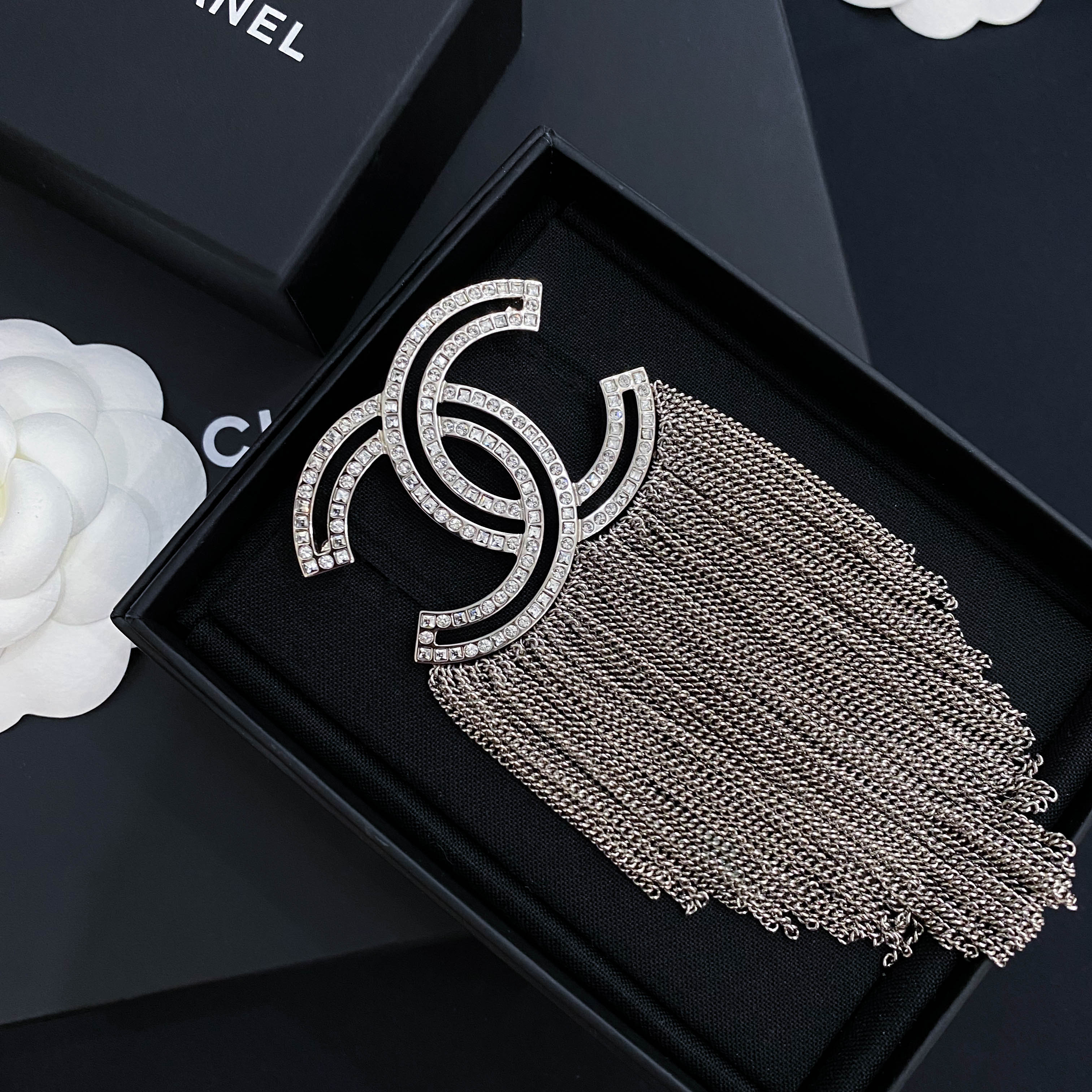 全新未使用 Chanel/香奈儿 经典双C 金属镶钻链条流苏 胸针 S4466