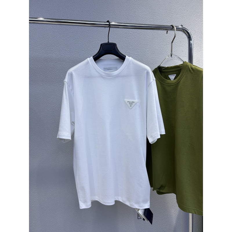 全新未使用 Prada普拉达 倒三角标刺绣男士白色短袖T恤 UJN837