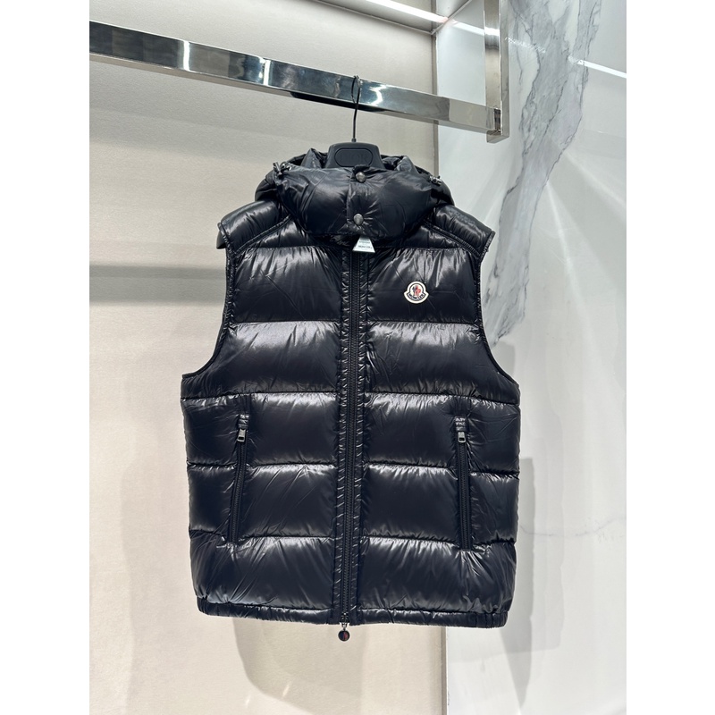 全新未使用Moncler盟可睐 男士黑色冬季厚款连帽羽绒马甲 Bormes