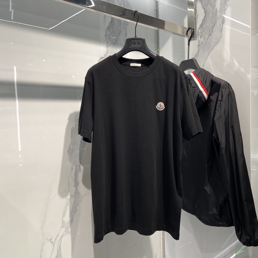 Moncler 百搭基础款小标刺绣男款黑色短袖T恤 8C00046 8C00025