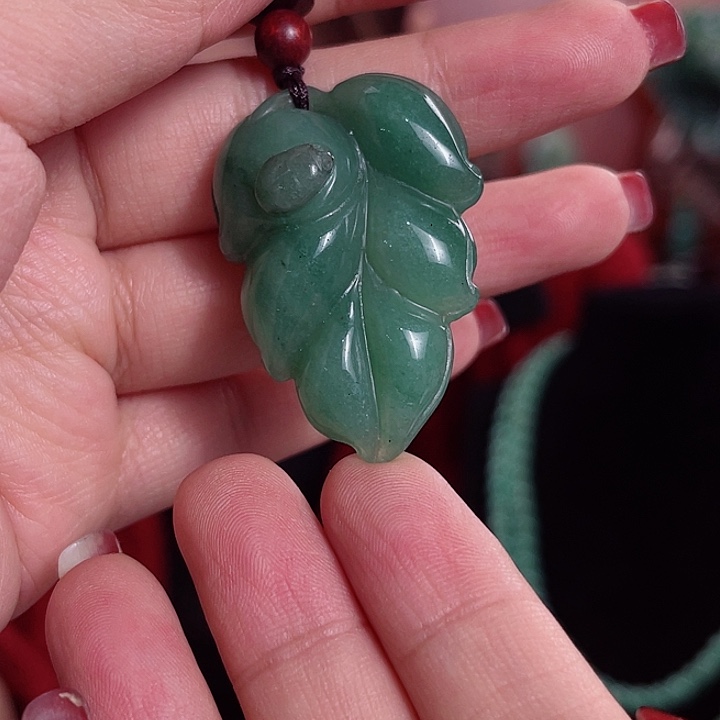 密玉（石英质玉）颈饰未镶嵌