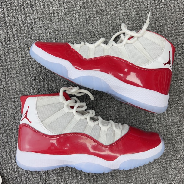 443码aj11白红樱桃 95新原盒 市场价1999 休闲鞋