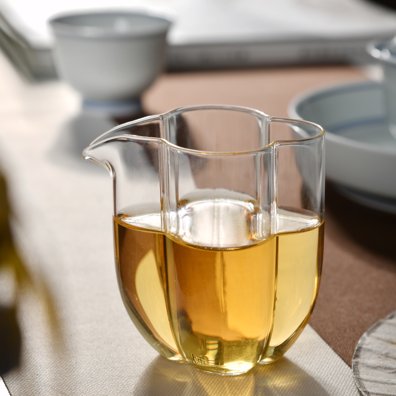 四叶草公道杯家用玻璃加厚茶道耐热分茶器大容量透明茶具简约风格