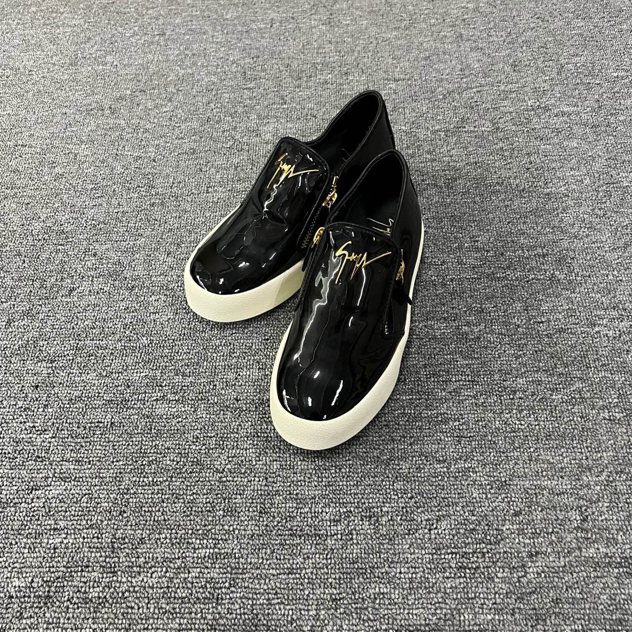 Giuseppe Zanotti GZ 黑色漆皮金属logo板鞋 37.5码/99新/公价80