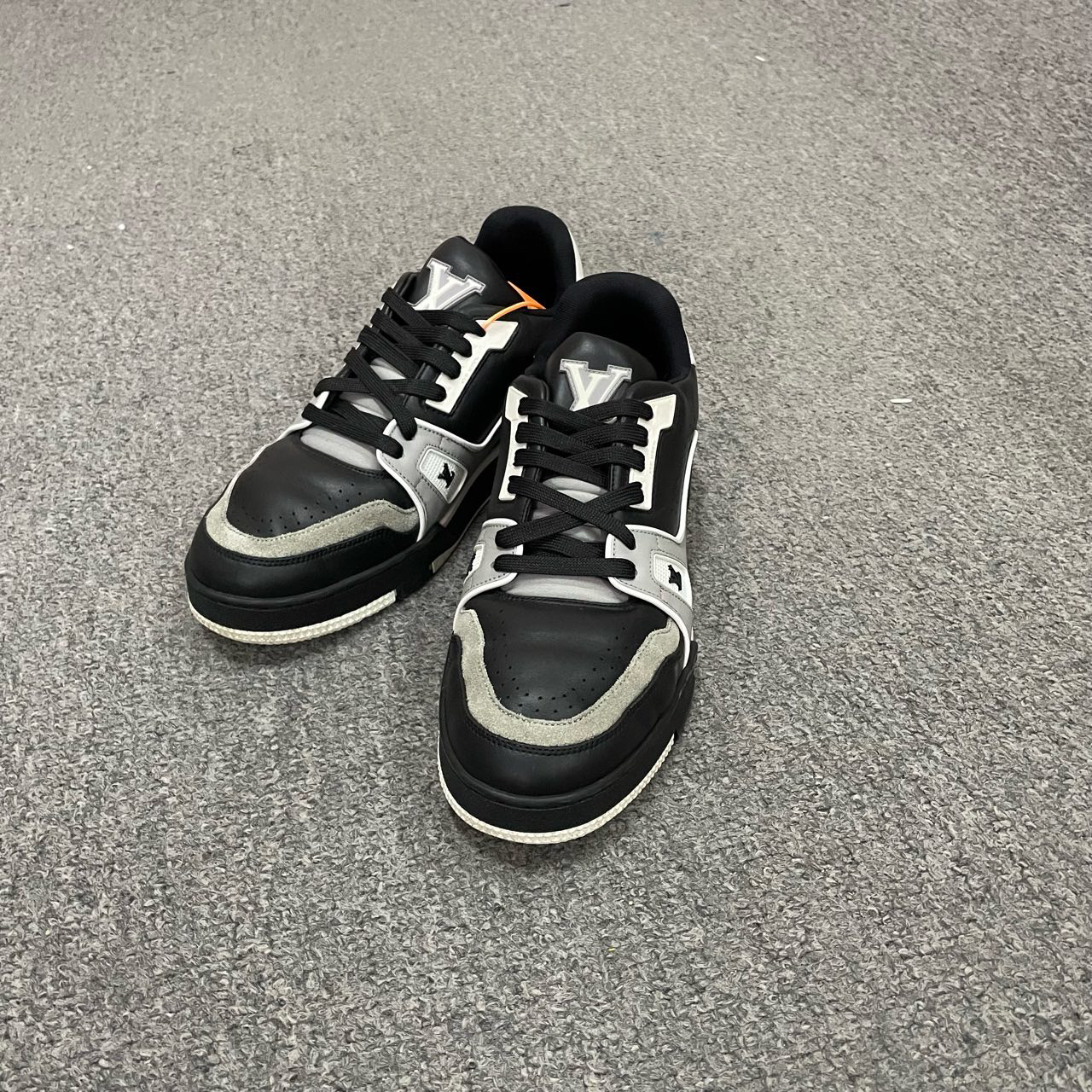Louis Vuitton LV trainer 黑灰水泥板鞋 40.5码/95新/毒15999/无