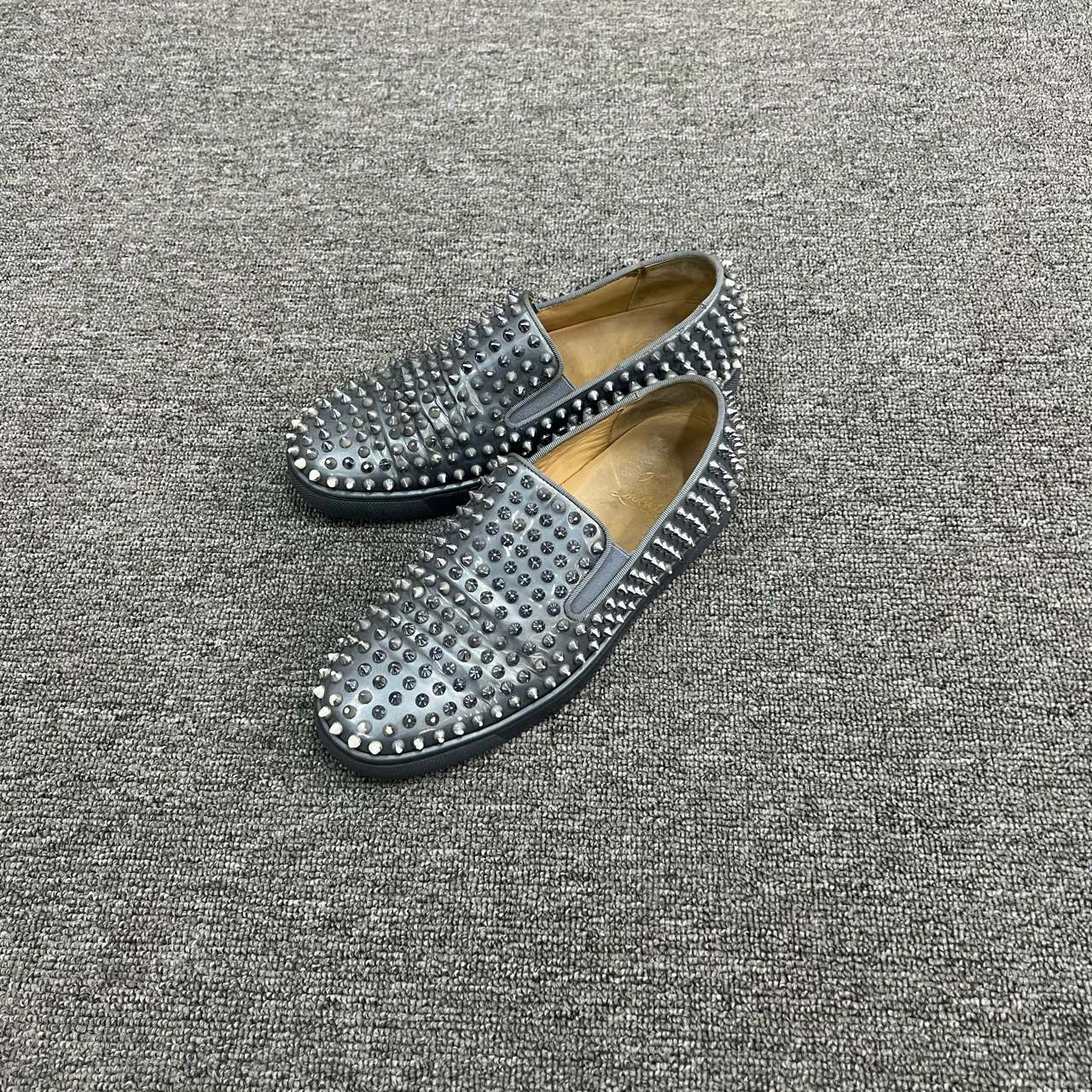 铆钉落色Christian Louboutin CL 蓝色铆钉红底一脚蹬板鞋 40码/9