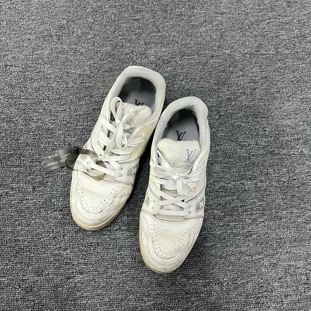 Louis Vuitton lv Trainer 白水泥 40.5码/8新/公价9700/无配件 l