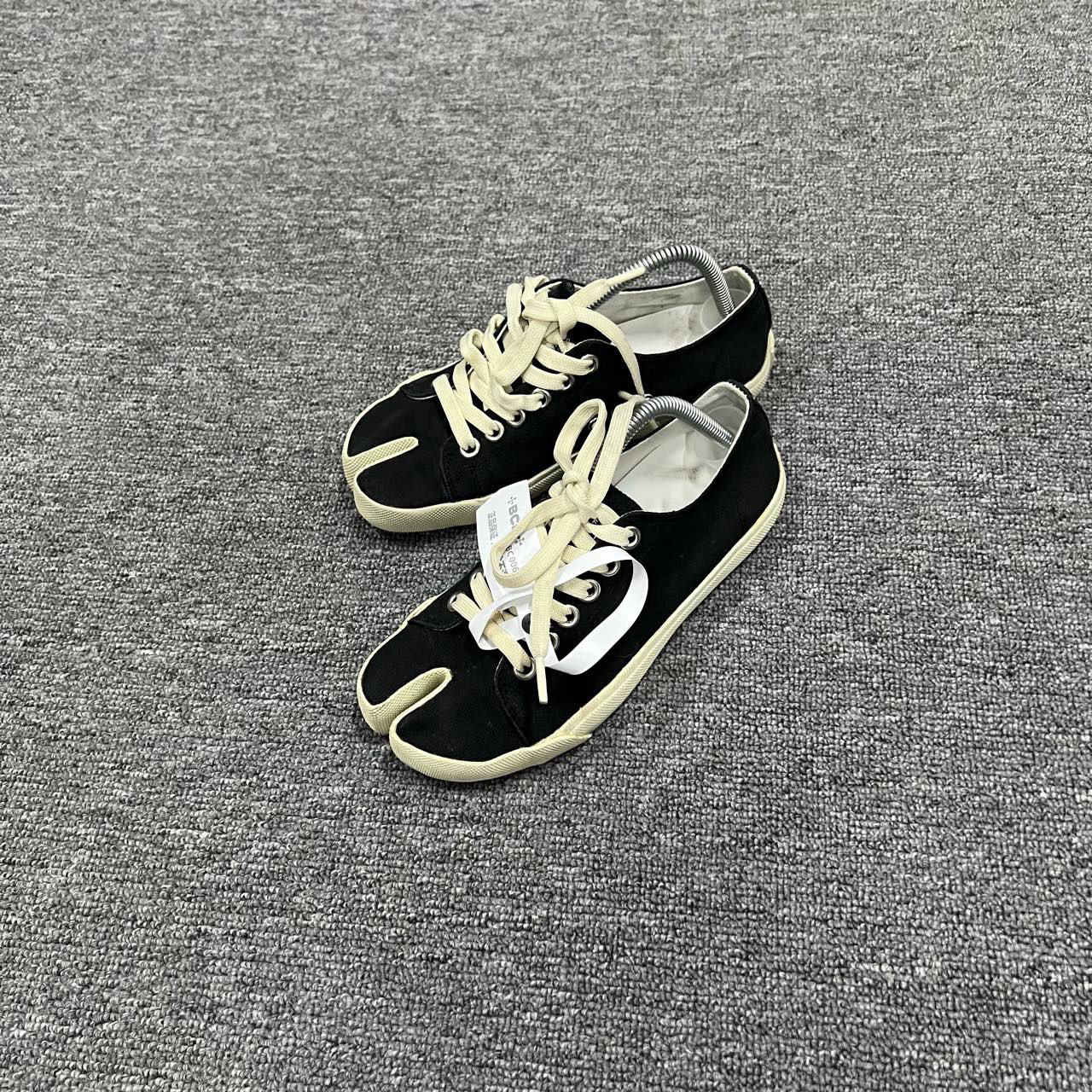 Maison Margiela 马吉拉 TABI 黑色帆布分趾板鞋 35码/95新/