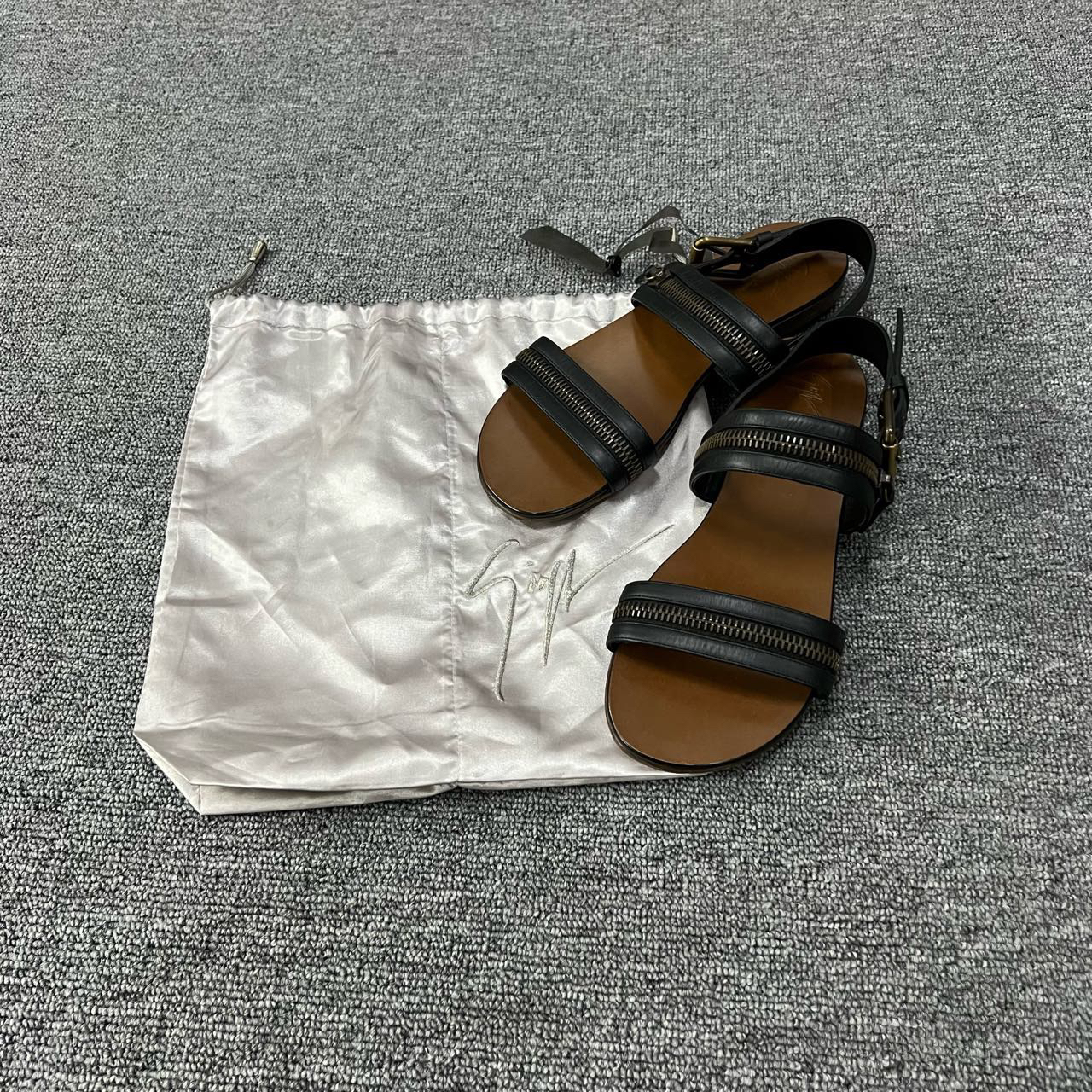 Giuseppe Zanotti GZ 绑带凉鞋 42码/99新/公价5000/无配件 ly100