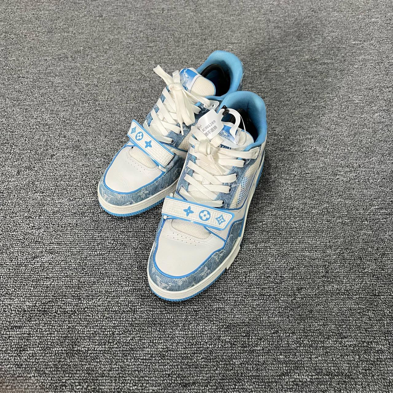 Louis Vuitton lv Trainer 白蓝魔术贴板鞋 42.5码/95新/公价1040