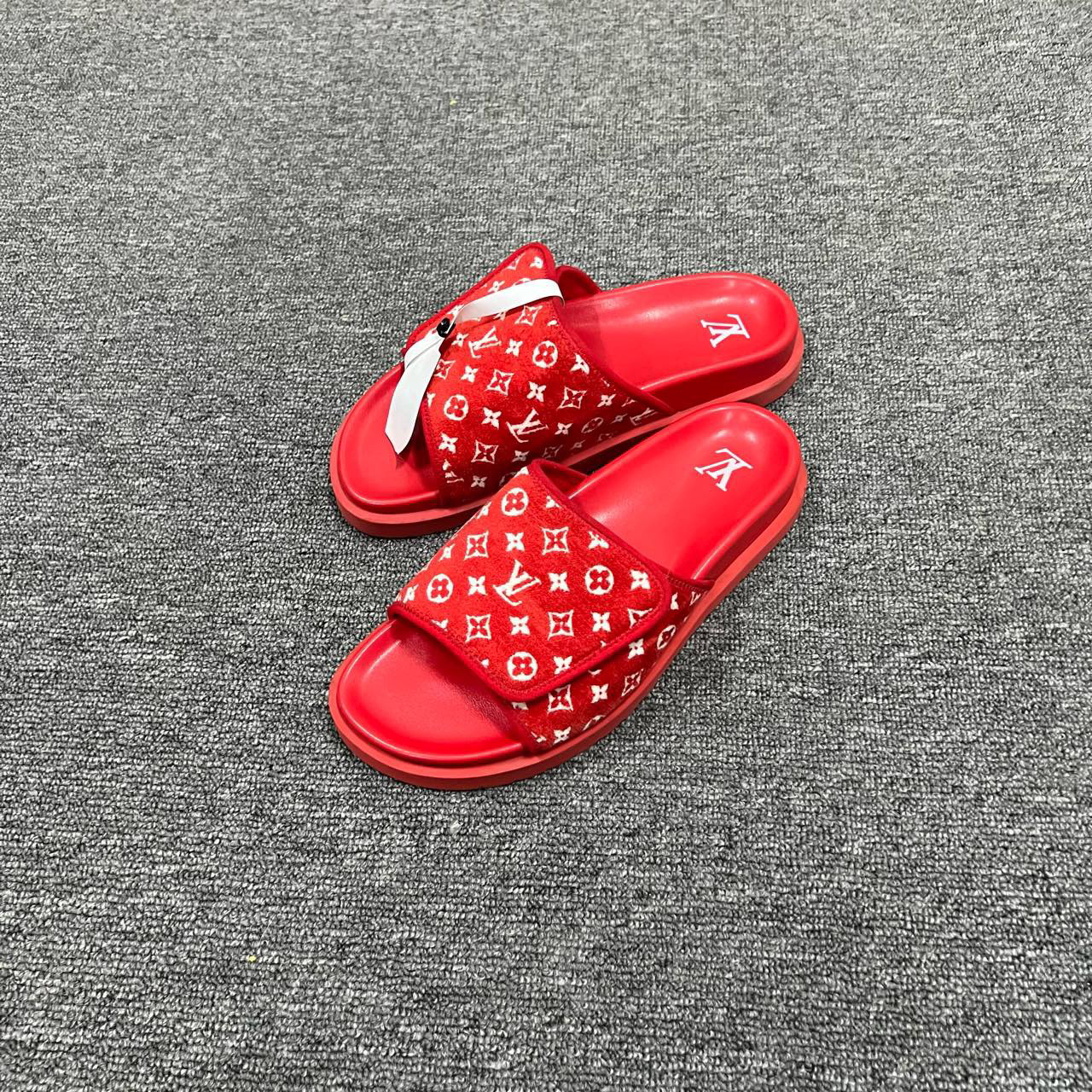Louis Vuitton LV Miami 红色植绒老花魔术贴拖鞋 41码/95新/