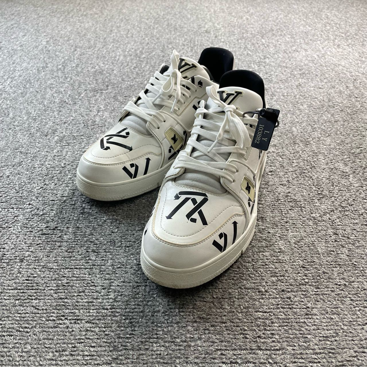 Louis Vuitton LV trainer 满印LV板鞋 43.5码/95新/公价9500/无
