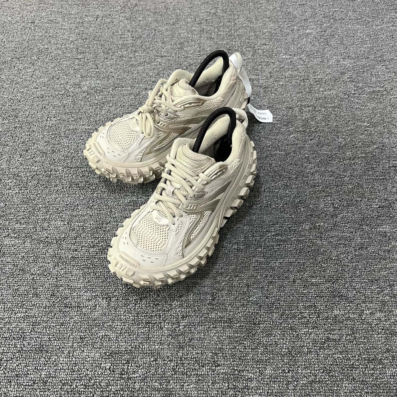 Balenciaga 巴黎世家 Defender 米白色做旧轮胎鞋 37码/95新/公价