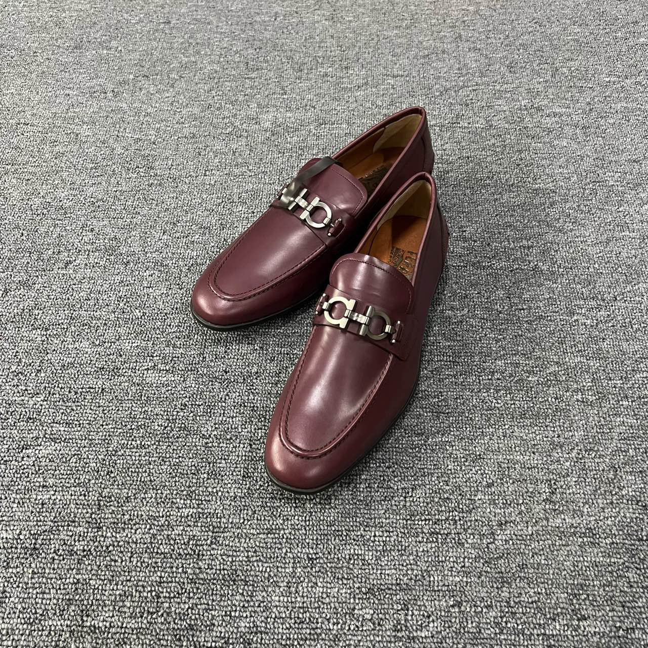Ferragamo 菲拉格慕 红棕色乐福鞋 40.5码/99新/公价6776/无配件