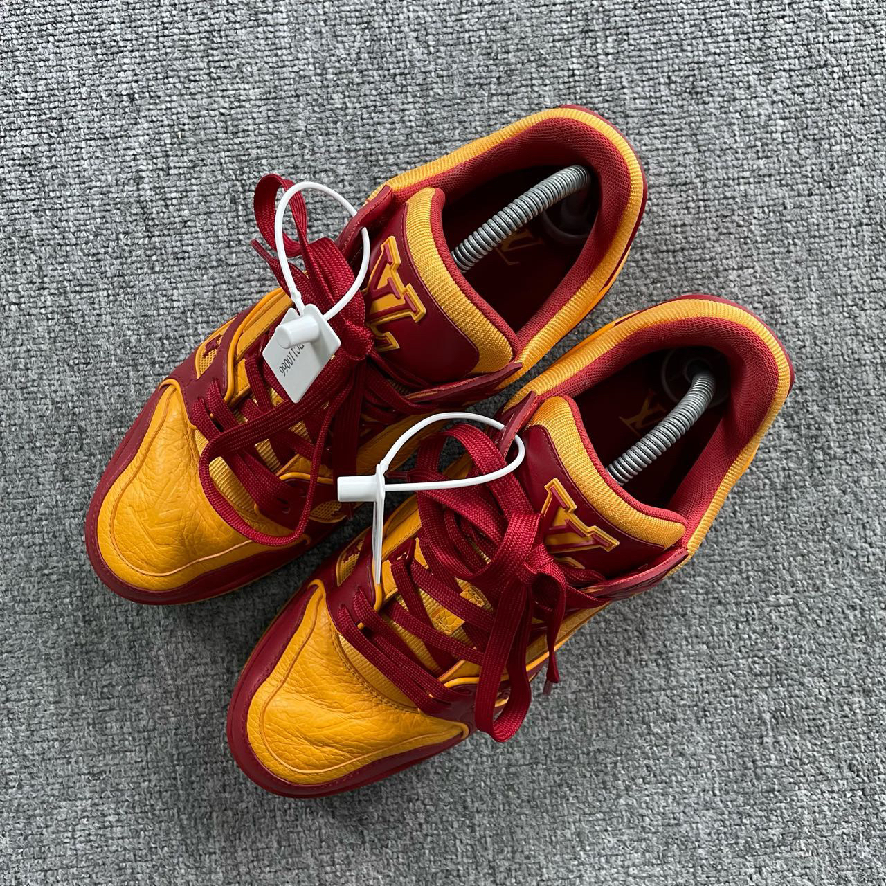 Louis Vuitton LV Trainer 红黄运动鞋 41.5码/95新/无配件 bc11