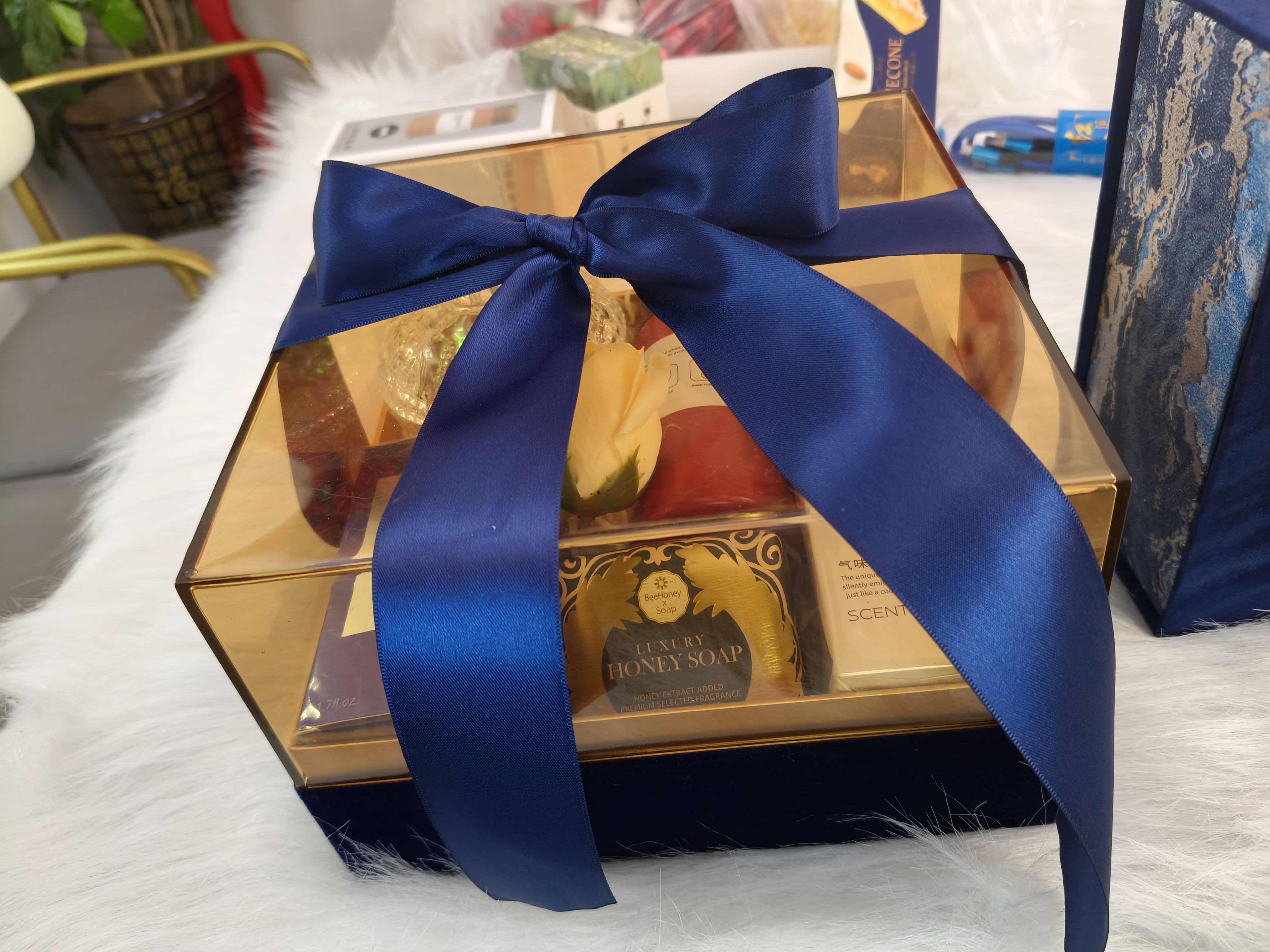 亚克力透明丝绒礼盒（定制）