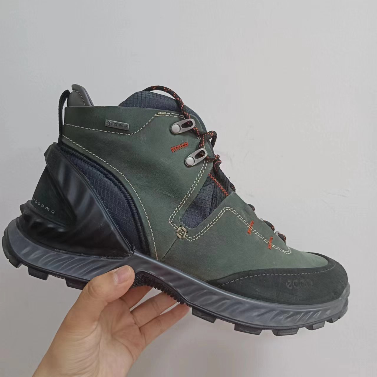 国内现货~ECCO/爱步高帮户外运动休闲鞋登山男鞋840734微瑕