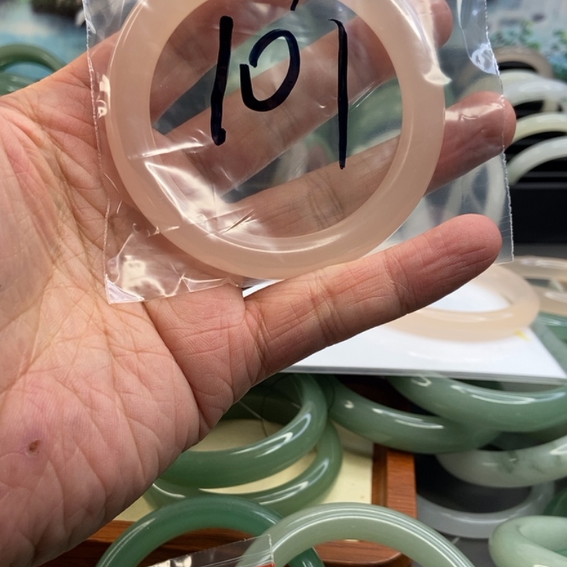 【闪购商品】石英质玉手镯未镶嵌