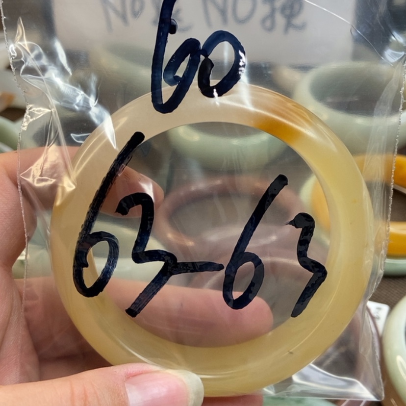 【闪购商品】石英质玉手镯未镶嵌