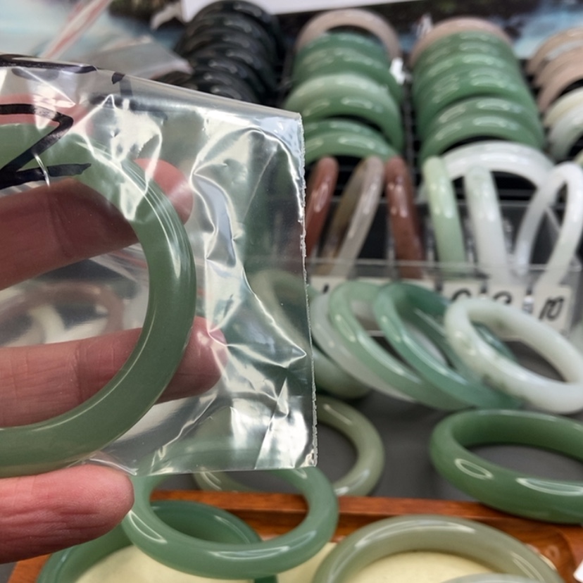 【闪购商品】石英质玉手镯合金