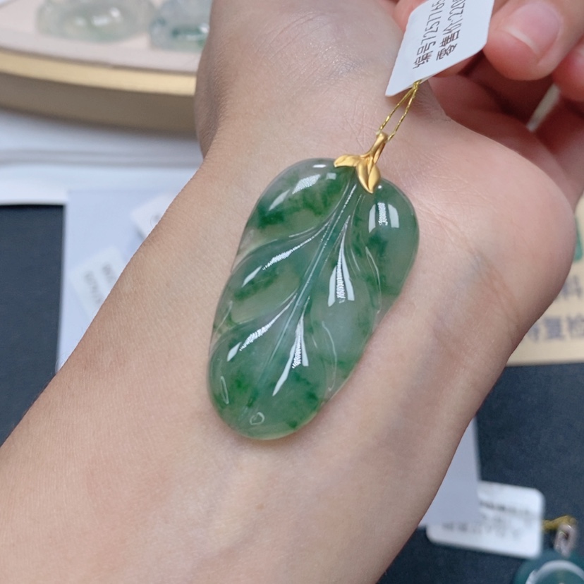【闪购商品】翡翠颈饰18K金镶嵌7557765