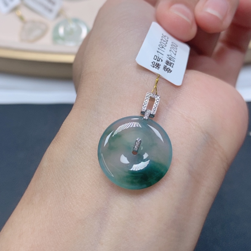 【闪购商品】翡翠颈饰18K金镶嵌1190325