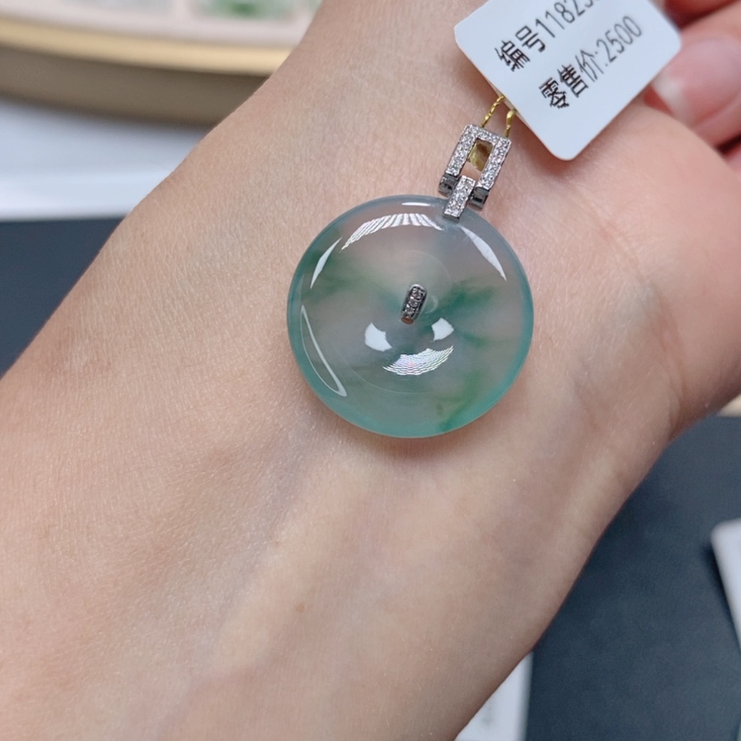 【闪购商品】翡翠颈饰18K金镶嵌古**福1182331