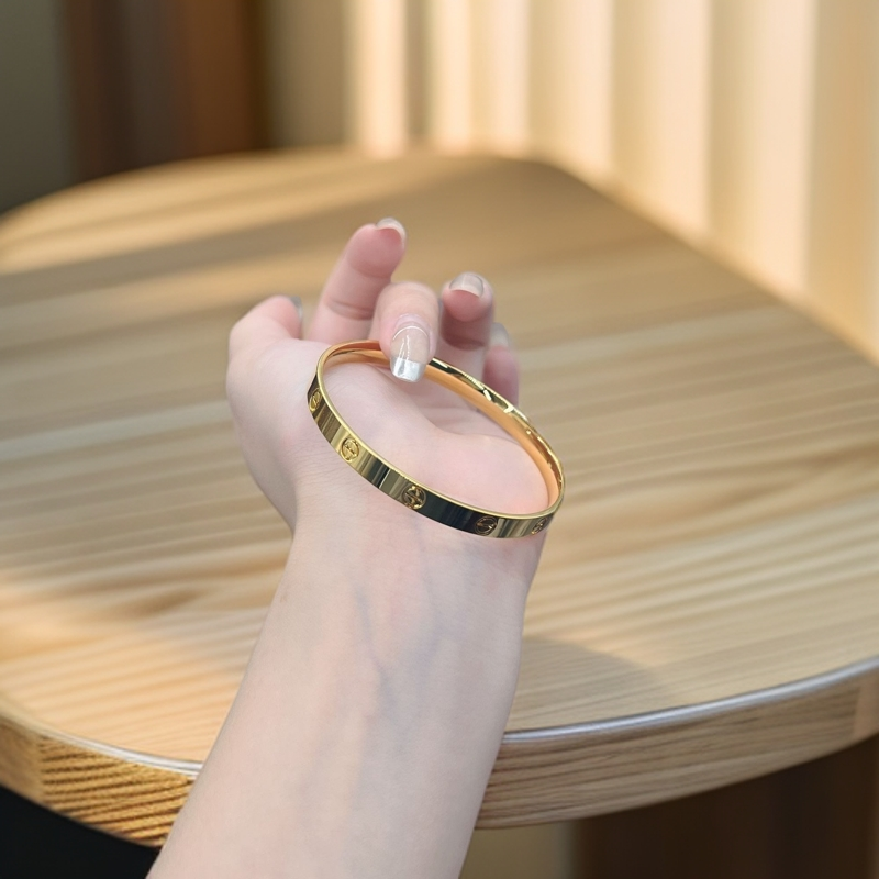 【A】AU001 18k金卡个性闭口手镯