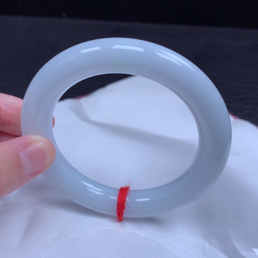 【闪购商品】翡翠手镯（圆镯）未镶嵌燕*