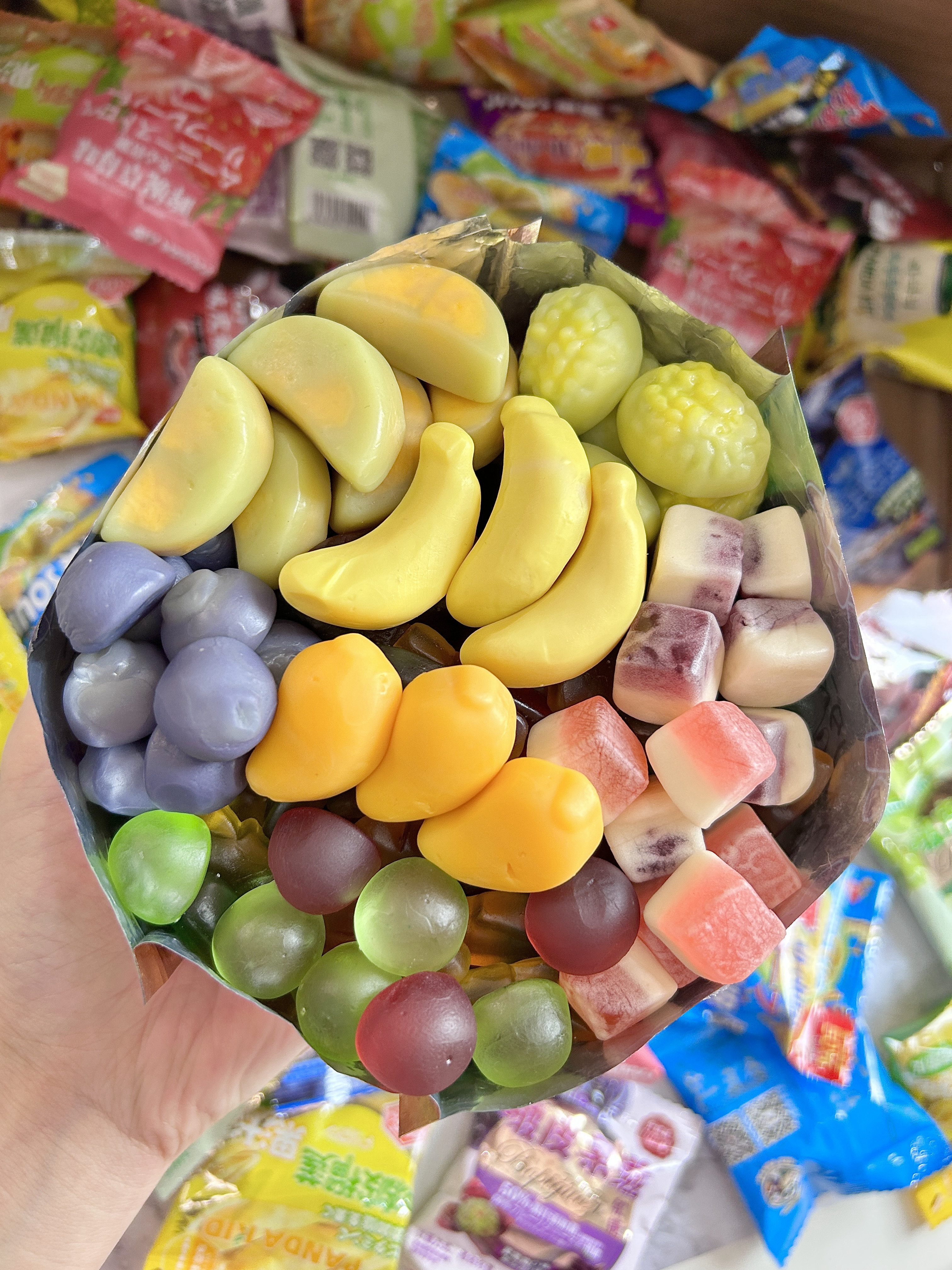 熊仔剥皮果汁软糖qq糖戴籽软糖口味全年货糖果礼包