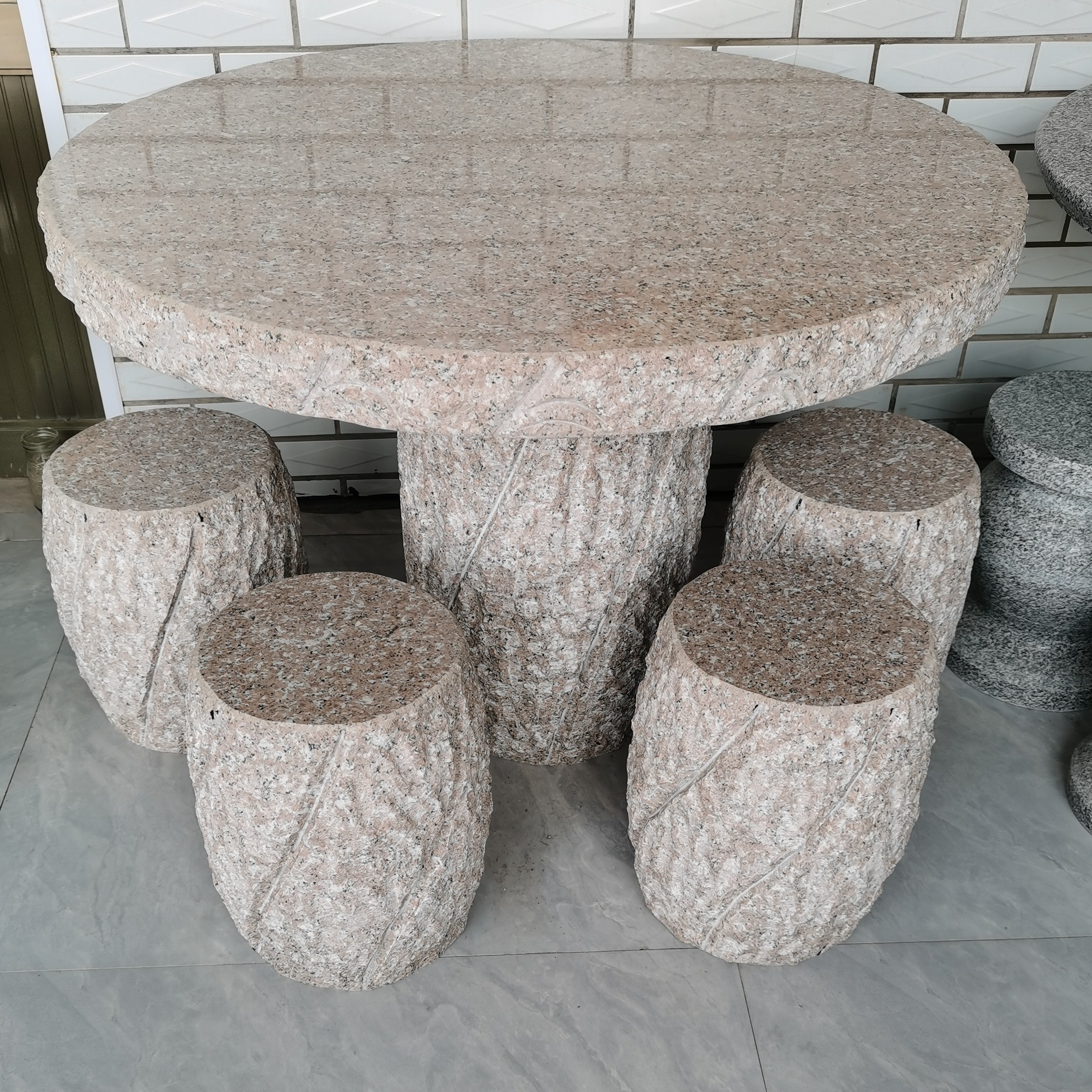 天然花岗岩大理石五莲红石桌户外庭院摆件