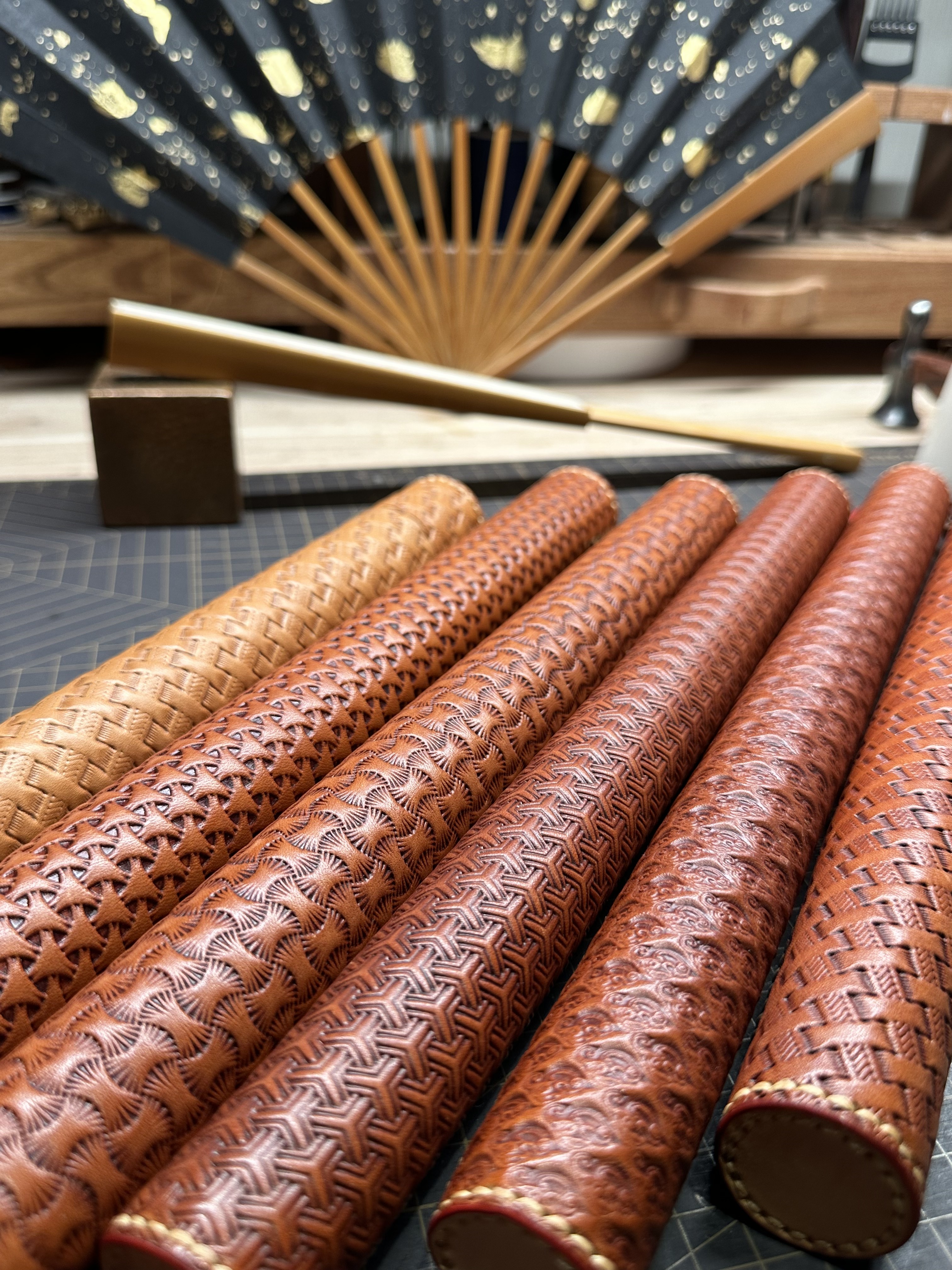 高端意大利头层牛皮文玩折扇筒包