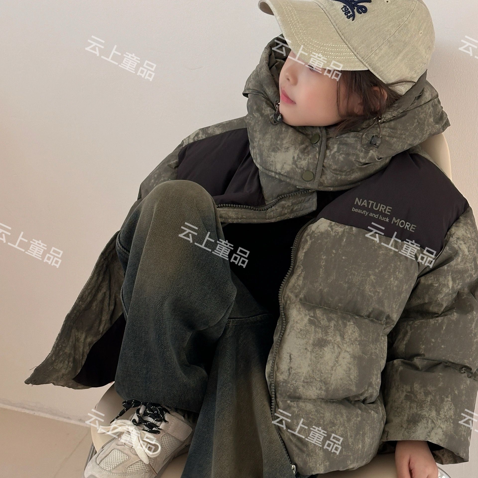 06【年中大促】2024新国标90白鸭绒废土风撞色印花面包羽绒服